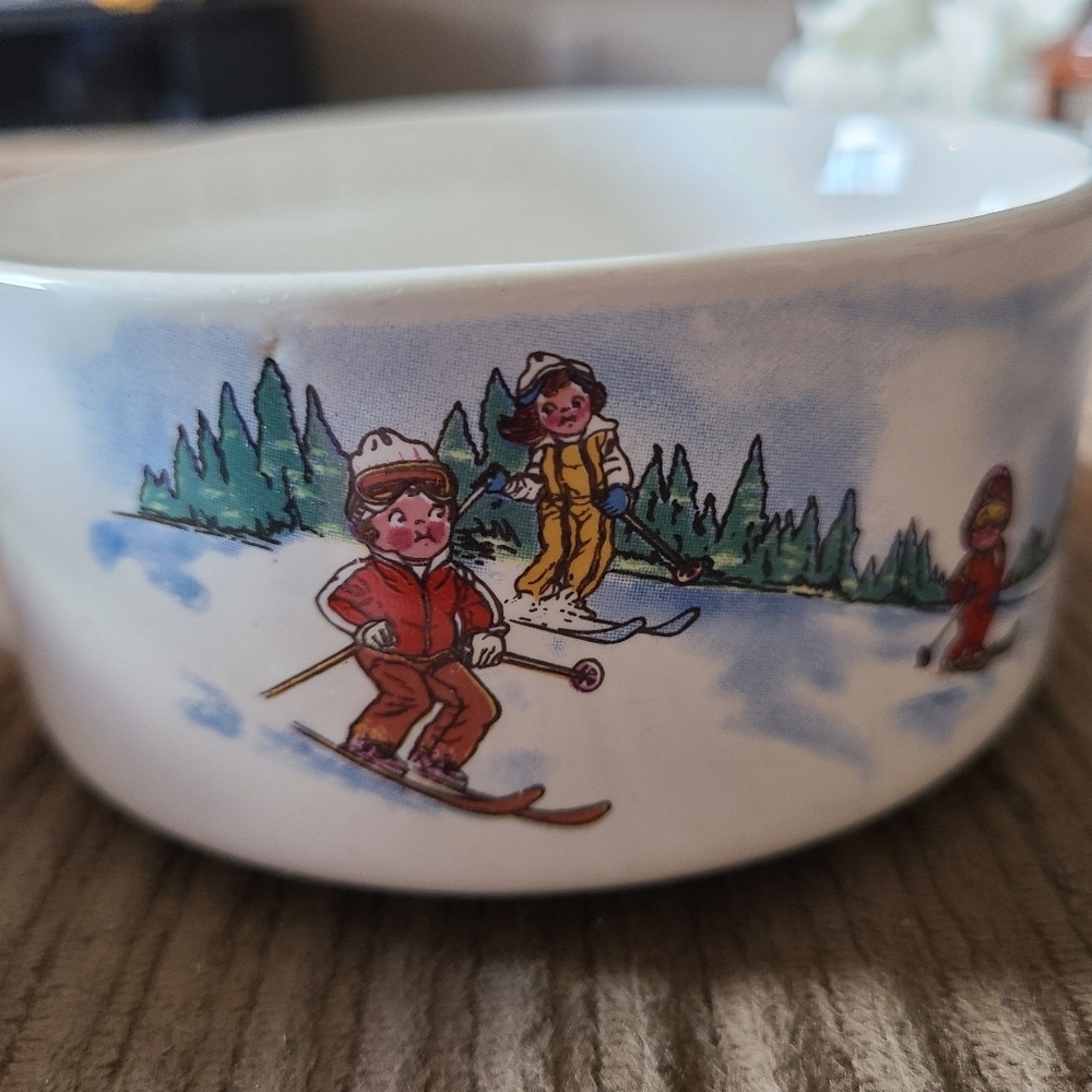 Campbell's soup mug winter ski scene‎